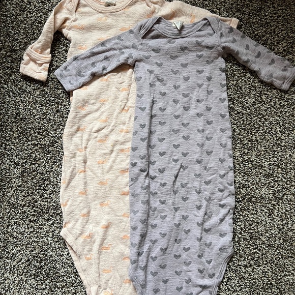 Kate Quinn 0-3 month pointelle sleep gown bundle - Picture 1 of 3